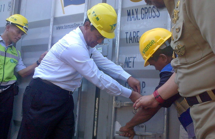 Mentan Dijadwalkan Inspeksi Kontainer Buah Segar Ilegal di Tanjung Perak Surabaya